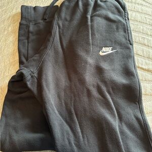 Nike Black Sweatpants with Elastic Waistband and Relaxed Fit